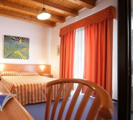 Hotel Da Bepi Лидо-ди-Езоло Экстерьер фото