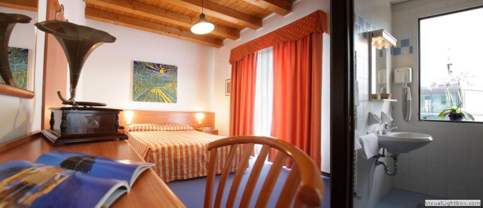 Hotel Da Bepi Лидо-ди-Езоло Экстерьер фото